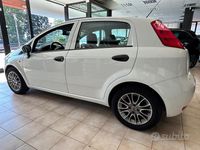 Usata Fiat Punto Easy 95 CV (69 kW) 2017 Bianco Utilitaria