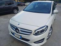 Usata Mercedes B200 136 CV (100 kW) 2019 Bianco Monovolume