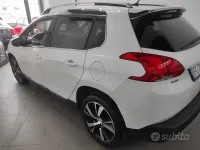 Usata Peugeot 2008 99 CV (72 kW) 2016 Bianco SUV
