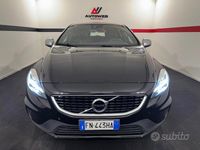 Usata Volvo V40 R-Design 120 CV (88 kW) 2018 Nero Berlina