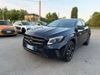 Usata Mercedes GLA200 Premium 136 CV (100 kW) 2018 Blu/azzurro SUV