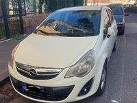 Usata Opel Corsa 65 CV (47 kW) 2012 Bianco Berlina