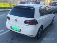 Usata VW Golf VI 105 CV (77 kW) 2011 Bianco Utilitaria