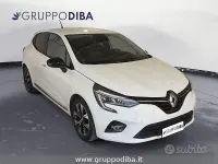 Usata Renault Clio V Business 101 CV (74 kW) 2023 Bianco Berlina