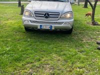 Usata Mercedes ML270 163 CV (119 kW) 2004 Grigio SUV