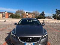 Usata Volvo V40 120 CV (88 kW) 2017 Grigio Berlina