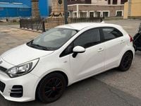 Usata Kia Rio Active 84 CV (61 kW) 2016 Bianco Utilitaria