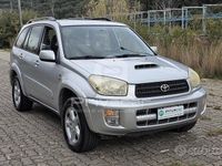 Begagnad Toyota RAV4 116 HK (85 kW) 2002 Grå SUV