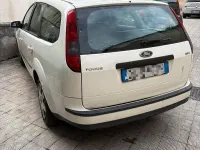 Usata Ford Focus 90 CV (66 kW) 2006 Bianco Station wagon