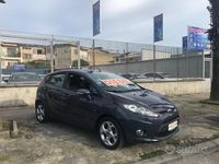 Usata Ford Fiesta Titanium 70 CV (51 kW) 2011 Grigio Utilitaria