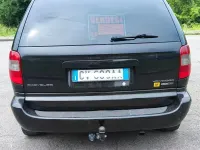 Usata Chrysler Voyager 143 CV (105 kW) 2006 Nero Monovolume