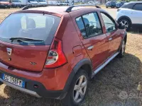 Usata Dacia Sandero Stepway 84 CV (61 kW) 2011 Rosso Berlina