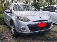Usata Renault Clio II 85 CV (62 kW) 2010 Grigio Berlina