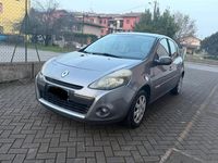 Usata Renault Clio II Dynamique 75 CV (55 kW) 2010 Grigio Berlina