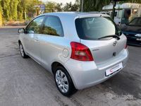 usata Toyota Yaris N.E.O.P.A.T.E.N.T.A.T.I