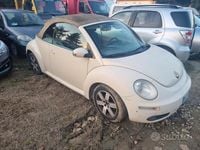 Usata VW New Beetle Cabriolet 105 CV (77 kW) 2007 Beige Cabrio