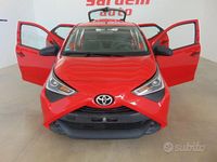 Usata Toyota Aygo Business Edition 72 CV (52 kW) 2021 Rosso Utilitaria