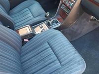 Usata Mercedes E200 1991 Verde Berlina