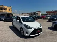Usata Toyota Yaris Hybrid Business Edition 73 CV (53 kW) 2019 Bianco Berlina