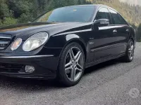 Usata Mercedes E240 177 CV (130 kW) 2002 Nero Berlina