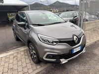 Usata Renault Captur 110 CV (80 kW) 2018 Grigio SUV