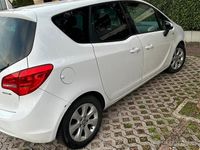 Usata Opel Meriva 95 CV (69 kW) 2011 Bianco Monovolume
