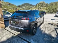 Usata Peugeot 2008 GT 130 CV (95 kW) 2023 Grigio SUV
