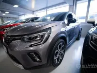 Usata Renault Captur Techno 140 CV (102 kW) 2022 Grigio SUV