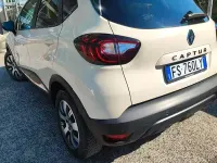 Usata Renault Captur 90 CV (66 kW) 2018 Beige SUV