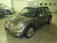 Usata Mini Cooper D 112 CV (82 kW) 2011 Marrone Utilitaria