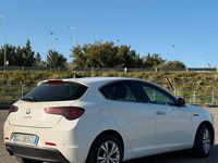 Usata Alfa Romeo Giulietta 109 CV (80 kW) 2011 Bianco Berlina