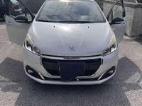 Usata Peugeot 208 GT-line 110 CV (80 kW) 2015 Utilitaria