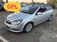 Usata Opel Astra Cabriolet Cosmo 116 CV (85 kW) 2008 Argento Cabrio