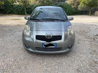 Begagnad Toyota Yaris Sol 90 HK (66 kW) 2008 Grå Sedan