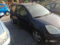 Usata Ford Fiesta 75 CV (55 kW) 2003 Blu Utilitaria