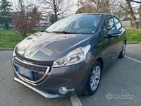 Usata Peugeot 208 Active 68 CV (50 kW) 2014 Grigio Utilitaria