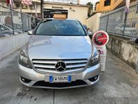 Usata Mercedes B180 Executive 109 CV (80 kW) 2014 Grigio Utilitaria