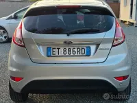 Usata Ford Fiesta Titanium 75 CV (55 kW) 2015 Grigio Utilitaria