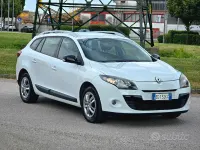 Usata Renault Mégane GrandTour 90 CV (66 kW) 2011 Bianco Station wagon