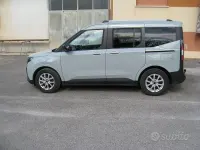 Usata Ford Tourneo Courier 125 CV (91 kW) 2024 Verde Monovolume
