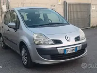 Usata Renault Modus Dynamique 75 CV (55 kW) 2009 Grigio Monovolume