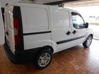 Usata Fiat Doblò 75 CV (55 kW) 2010 Bianco Monovolume