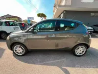 Usata Lancia Ypsilon Silver 85 CV (62 kW) 2016 Grigio Utilitaria