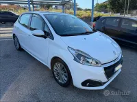 Usata Peugeot 208 Allure 75 CV (55 kW) 2016 Bianco Utilitaria