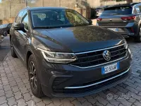 Usata VW Tiguan Life 131 CV (96 kW) 2021 Grigio SUV