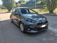 Usata Toyota Yaris 120 CV (88 kW) 2022 Grigio Berlina