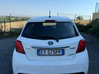 Usata Toyota Yaris Hybrid Business Edition 73 CV (53 kW) 2016 Bianco Berlina