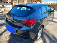 Usata Opel Astra 110 CV (80 kW) 2011 Berlina