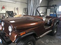 Używany Jeep CJ 60 KM (44 kW) 1981 Brązowy SUV