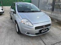 Usata Fiat Grande Punto Dynamic 65 CV (47 kW) 2008 Vari colori pastello Utilitaria